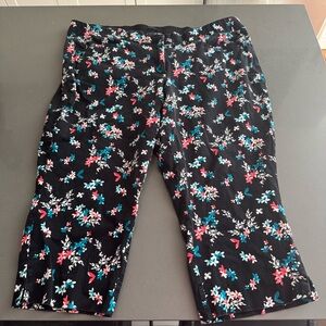 Floral Print Black Capris